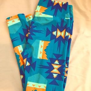 Lularoe OS Leggings never worn!